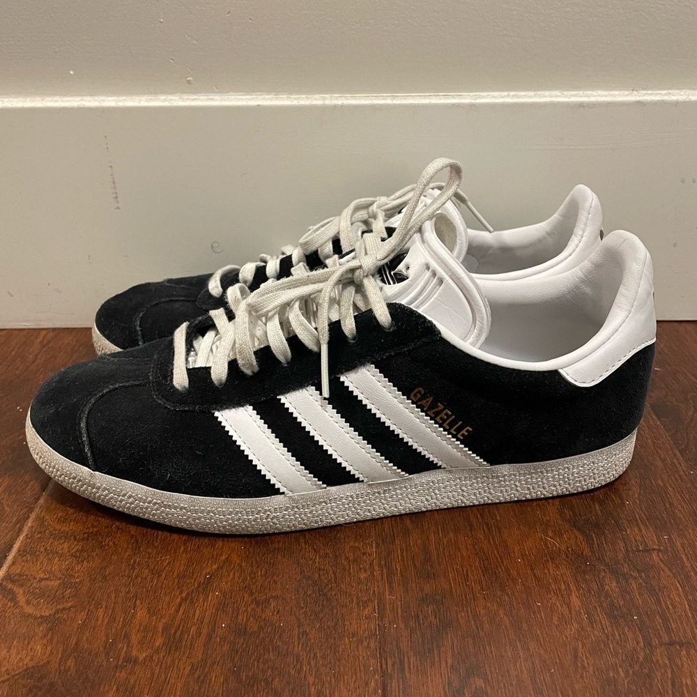 ADIDAS- Gazelle, black, size 7.5 mens